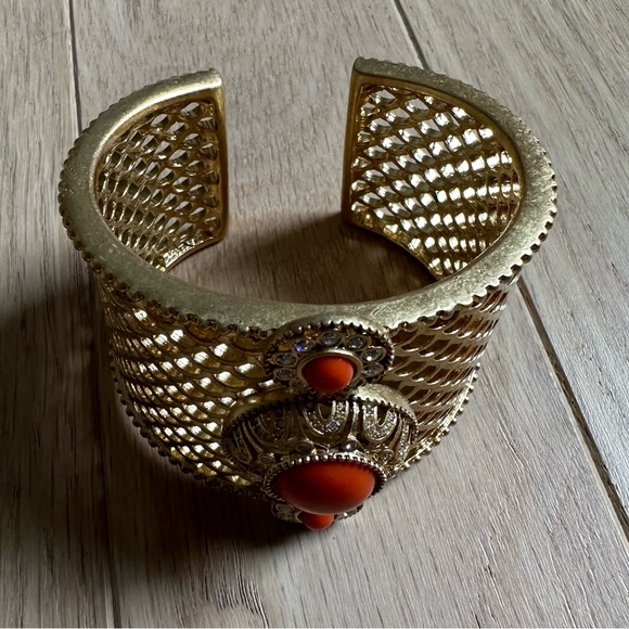 LIA SOPHIA Wide gold cuff bracelet - Picture 5 of 7